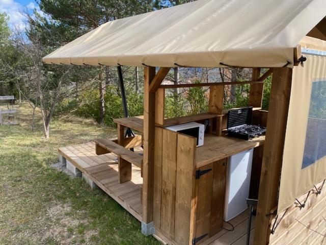Camping Les Hauts De Rosans Экстерьер фото